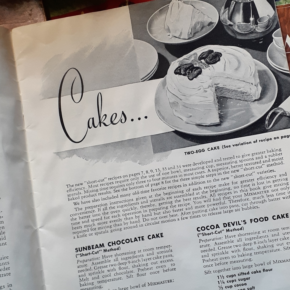 4 Collectable Cookbooks - Picture 12 of 12